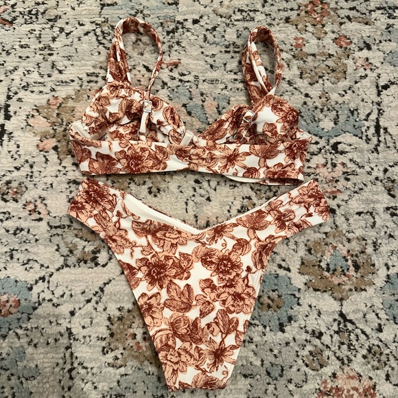 Abercrombie & Fitch Pink Floral Underwire Bikini Set | XS - Picture 2 of 4